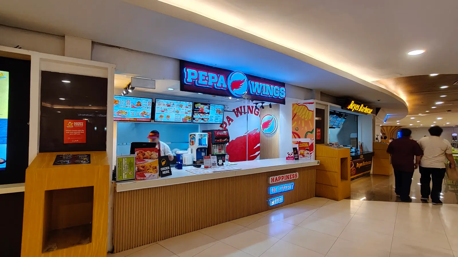 PEPA WINGS in TriNoma